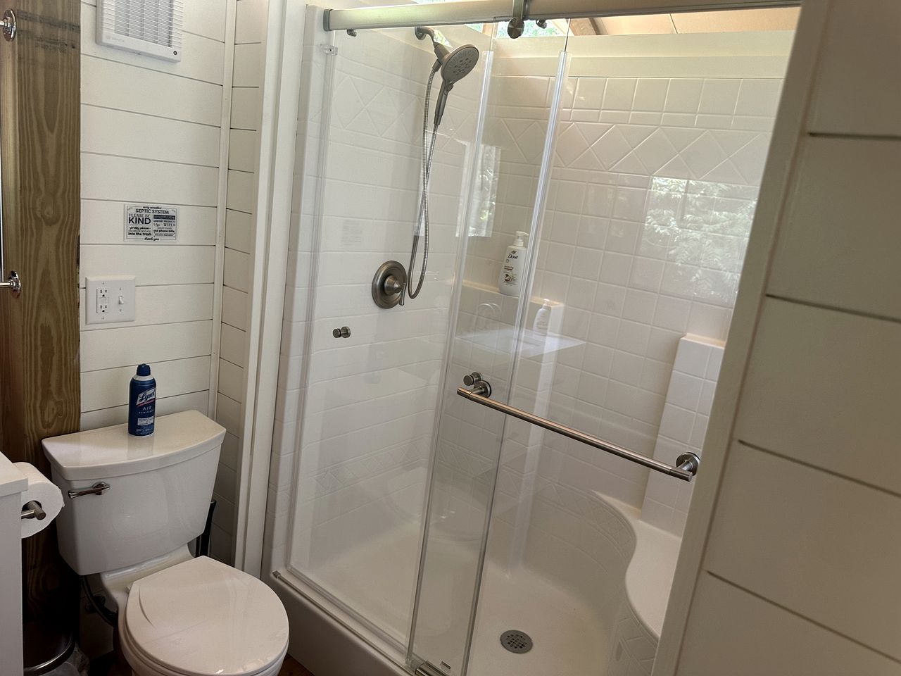 Mistletoe full bathroom with glass shower